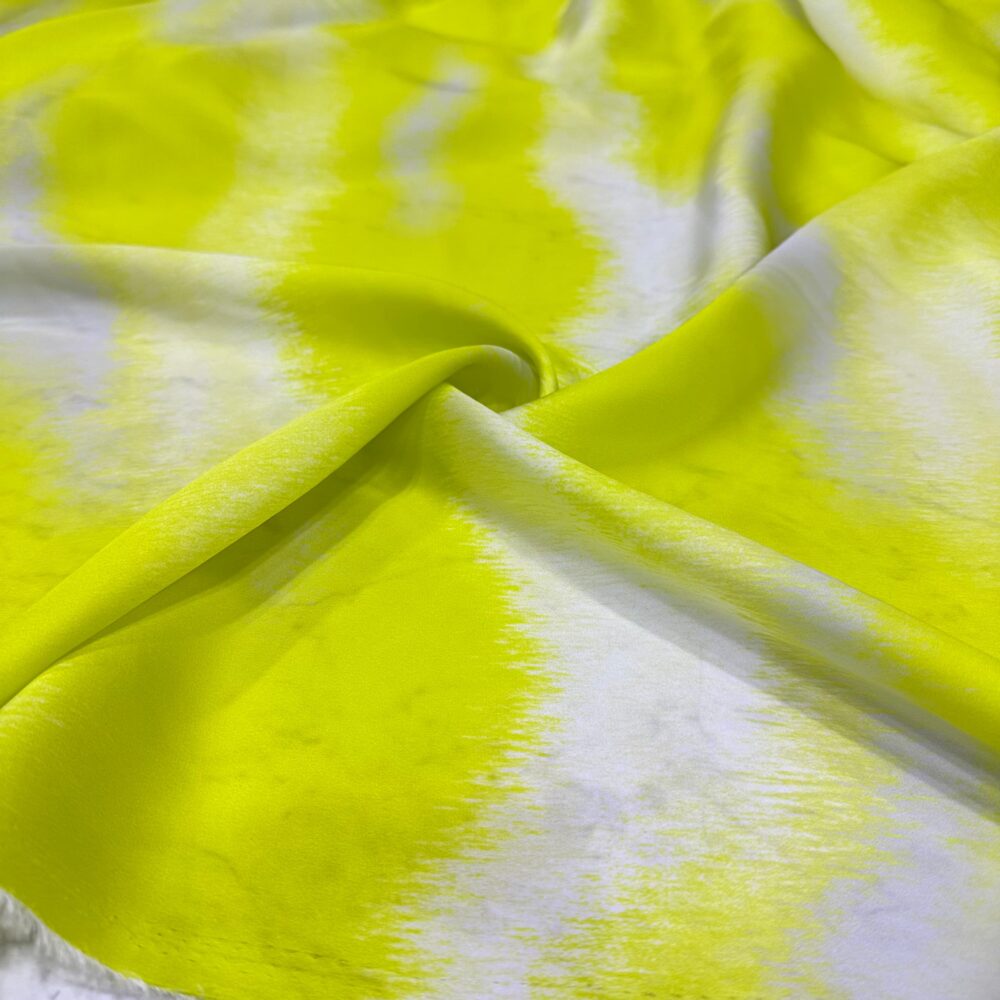Neon Sarı Batik Desen Saten Kumaş Neon Sarı Batik Desen Saten Kumaş