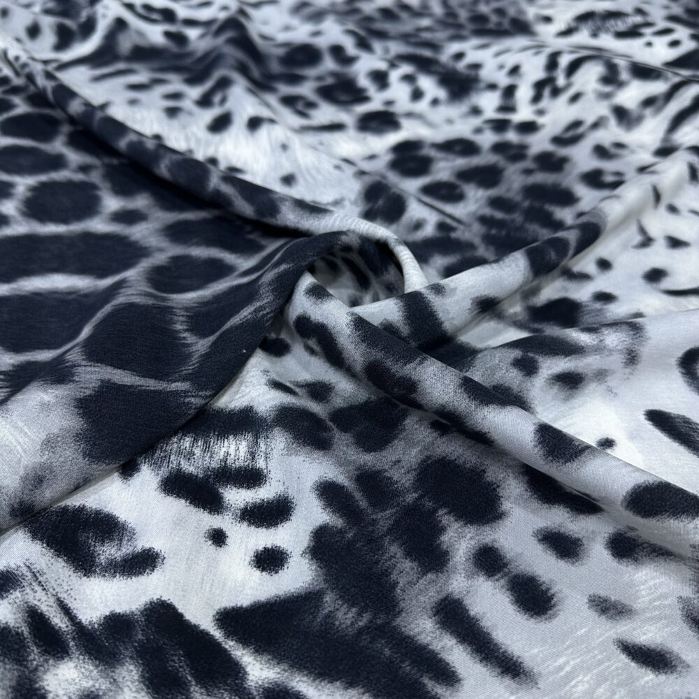 Siyah Leopar Desenli Vual Kumaş Siyah Leopar Desenli Vual Kumaş