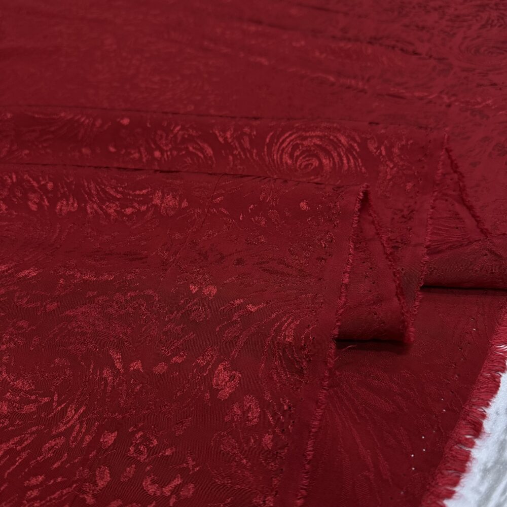 Kırmızı Desenli Jakar Kumaş Kırmızı Desenli Jakar Kumaş